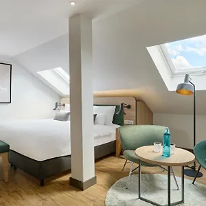 3* Hotell June Six